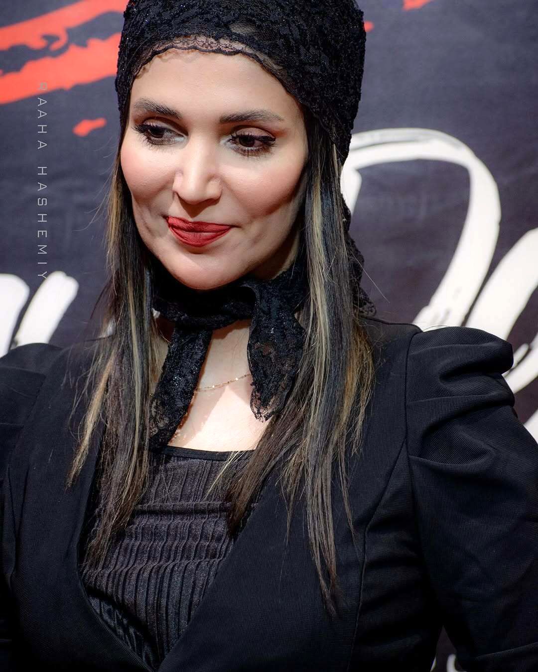 مونا سعیدپور