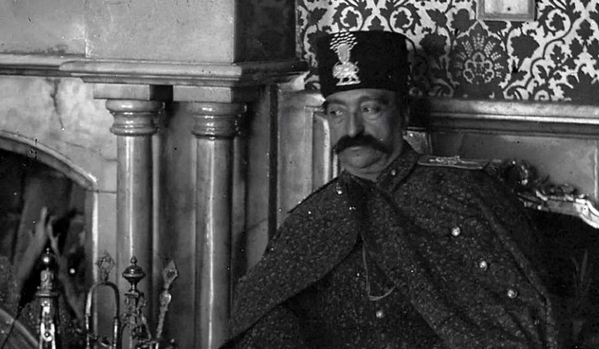 سفر در زمان؛ ژست ملوکانه ناصرالدین شاه در 42 سالگی، سال 1351