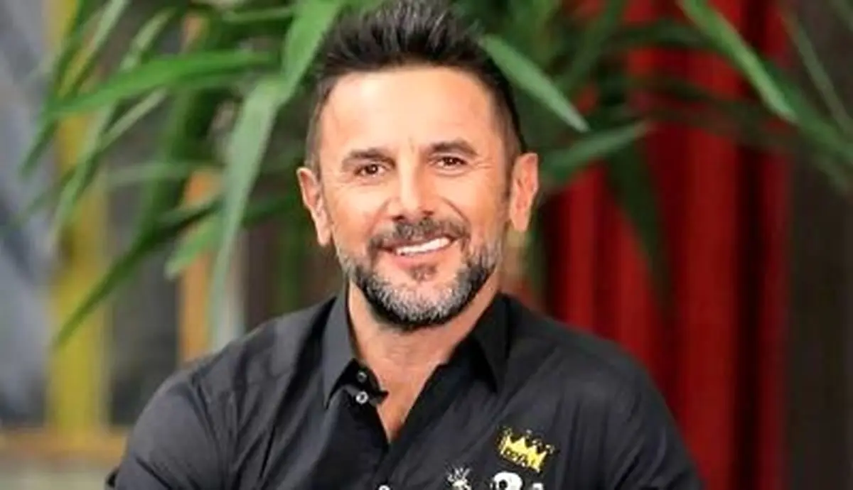 حرکت عجیب امین حیایی در اکران مردمی زیبا صدایم کن درباره آزادی تتلو + ویدیو