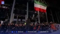 اجرای زیبای سرود ای ایران مقابل ساختمان شیشه‌ای صدا و سیما