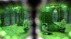 نگاهی به مراسم سوگواری اربعین حسینی در حرم امام خمینی