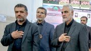 عکس؛ سفر در زمان؛ «سردار سلیمانی» در کنار محافظان اش»؛ دهه 90