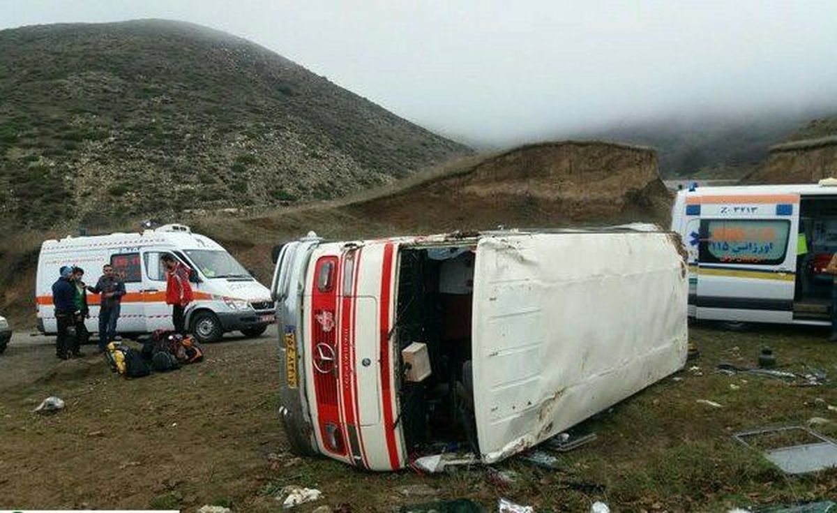 واژگونی مینیبوس حامل دانشآموزان در جاده ملکان – بناب