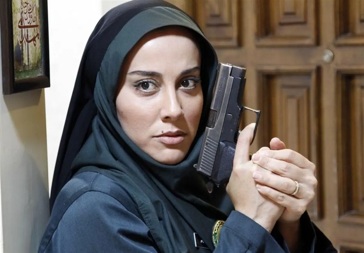 تغییر چهره آشا محرابی بعد از میکاپ در عمارت مشهور تهران برای رفتن به عروسی مریم مومن