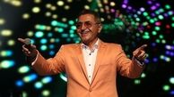 آوازخوانی زیبای فریدون آسرایی هنگام رانندگی/ آهای خوشگل عاشق! + فیلم