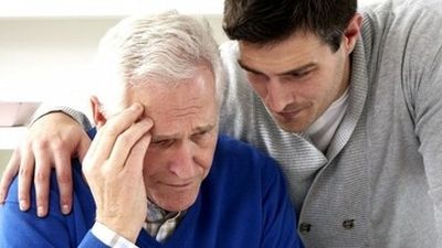 نشانه‌های آلزایمر از چند سالگی شروع می‌شود؟ 