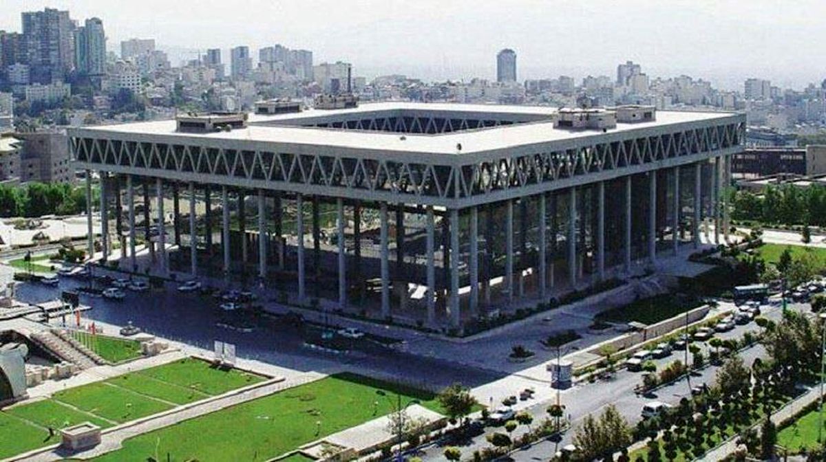 بازدید خبرنگاران رسانههای خارجی از ساختمان شیشهای صداوسیما