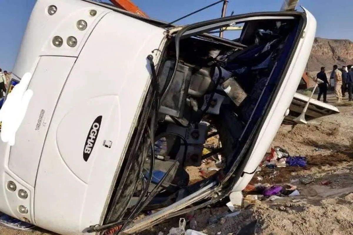 وضعیت مصدومان حادثه واژگونی اتوبوس در استان فارس