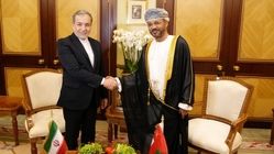 عراقچی در دیدار با همتای عمانی، مواضع ایران را برای انتقال به آمریکا ارائه کرد