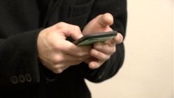 
خطری که گوشی‌های هوشمند برای کودکان زیر ۱۳ سال ایجاد می کنند
