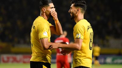 انزونزی با عذرخواهی به تمرین سپاهان برگشت
