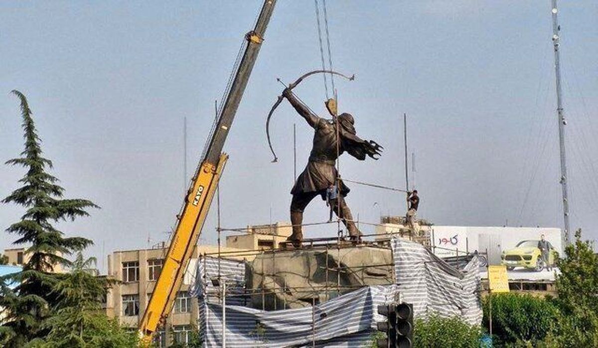 مجسمۀ آرش کمانگیر رونمایی شد