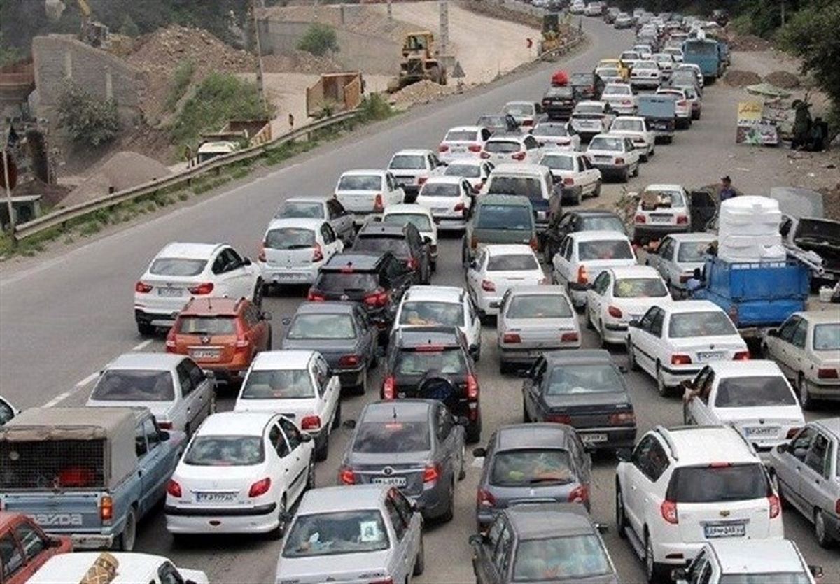 موج بازگشت مسافران به سمت کلان‌شهرها؛ چالوس از ساعت ۱۰ یکطرفه شد