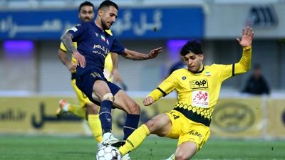 گل گهر یک - سپاهان یک؛ تساوی فوق جنجالی در کویر