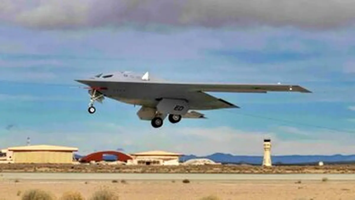 مخفی‌کارترین بمب‌افکن جهان در تور عکاسان افتاد