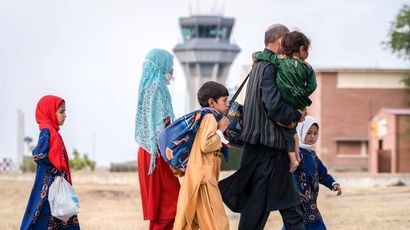 کاسبی جدید در ایران بعد از اخراج افغانی ها، حمل اتباع افغان با خودرو تا مرز ۱۵ میلیون تومان + عکس
