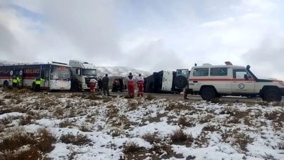 شناسایی مقصرین اتوبوس دانش‌آموزان کرمانی؛ بازداشت دو نفر و نظارت قضائی بر مدیر مدرسه