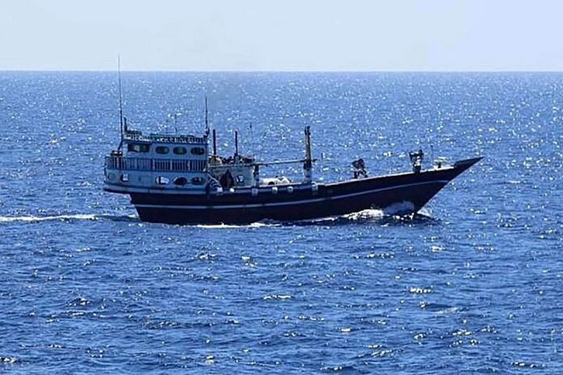 نیروی دریایی هند شناور ایرانی را از چنگ دزدان دریایی نجات داد