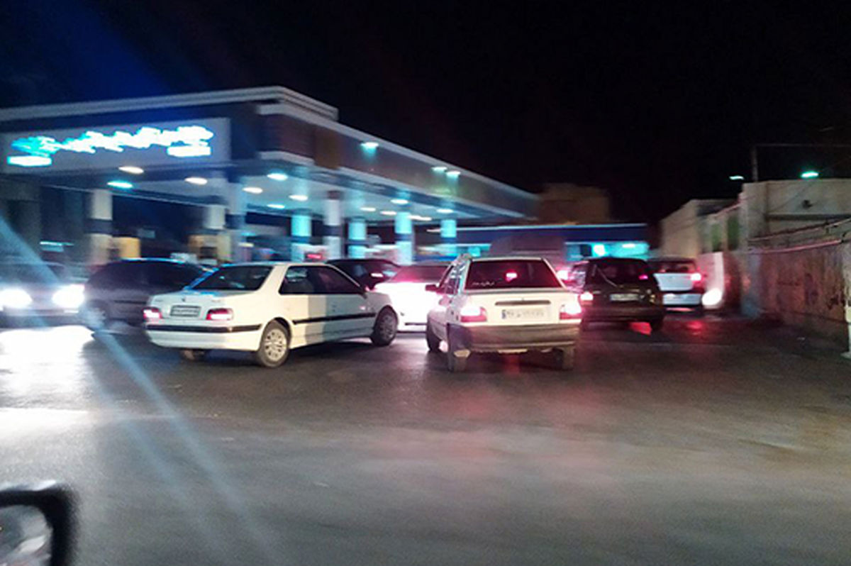 دیشب یک ایران از شلوغی پمپ بنزینها حرص خورد!