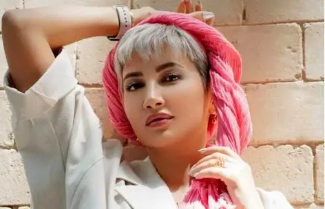 استایل جذاب سمیرا حسینی با رنگ موی فانتزی