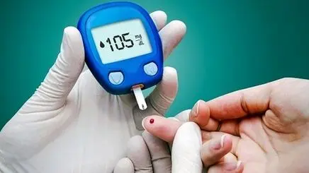 قند خون بالا چه علائمی دارد؟ نشانه‌هایی که نباید نادیده بگیرید