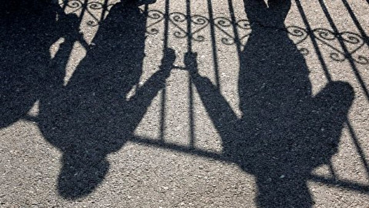 ببینید | لحظه دستگیری اراذل قمهکش در بیمارستان اصفهان