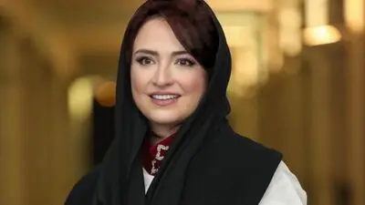 زندگی شخصی گلاره عباسی نزهت سریال بامداد خمار + عکس خانوادگی در کنار همسرش آقای ادیب راد