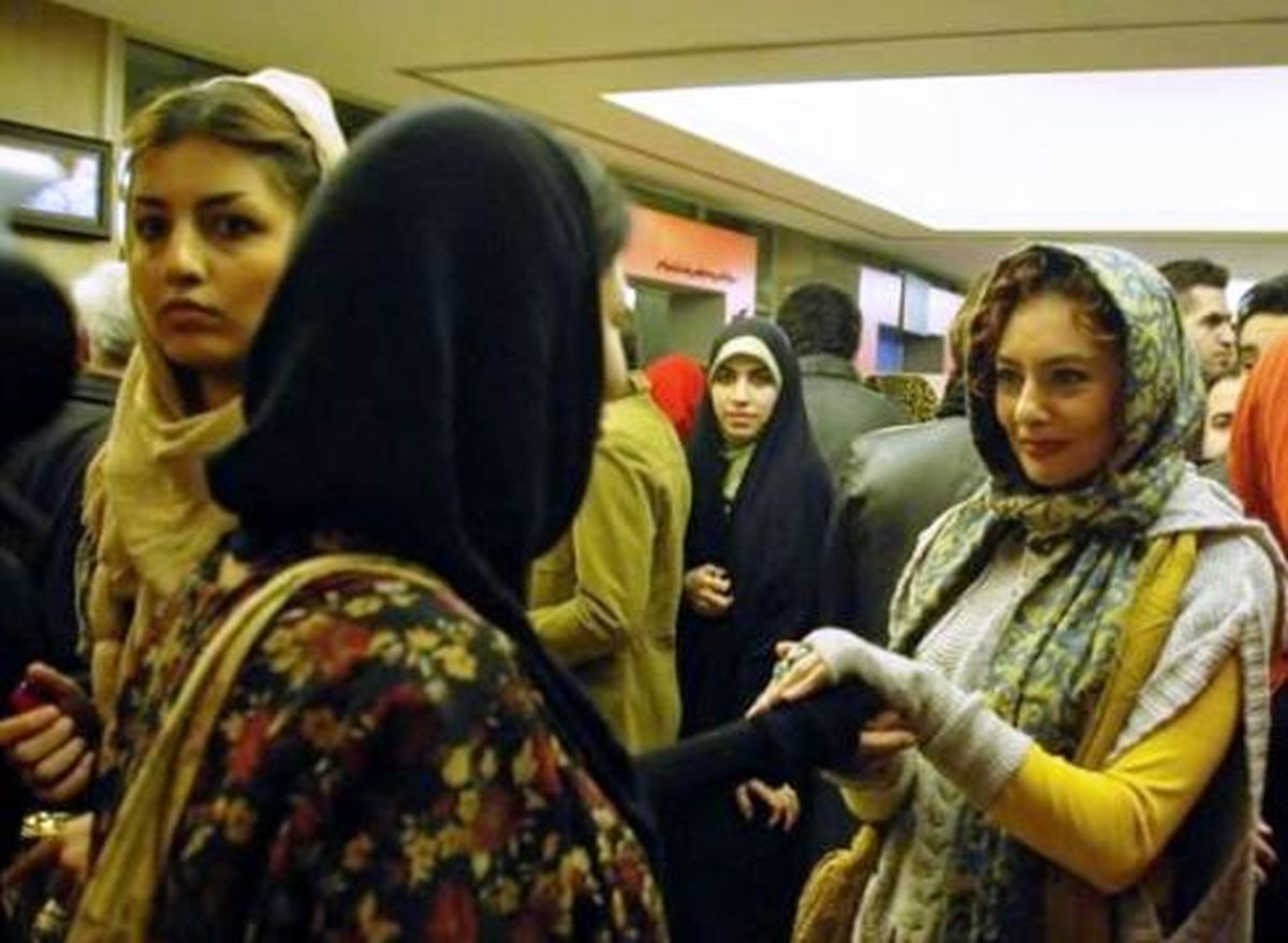 اولین حاشیه سال؛ گریه یکتا و دفاعیه خواهر منوچهر