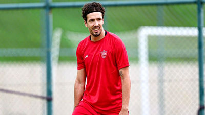 مهاجم خاطره ساز پرسپولیس اخراج شد!