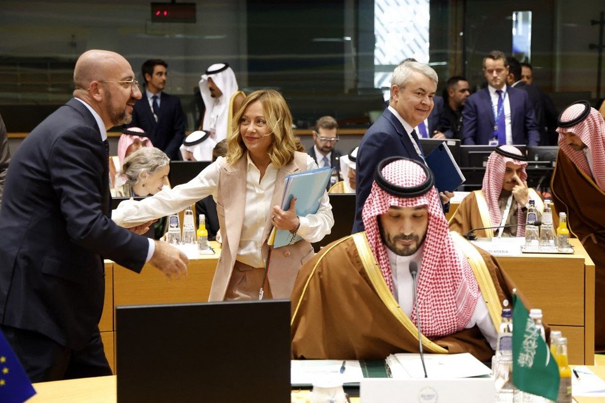 بن سلمان با نخستوزیر زن ایتالیا دست داد (گزارش تصویری)