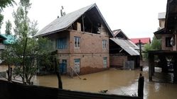 
سیل در کشمیر؛ ۵۶ نفر کشته و ده‌ها نفر ناپدید شدند
