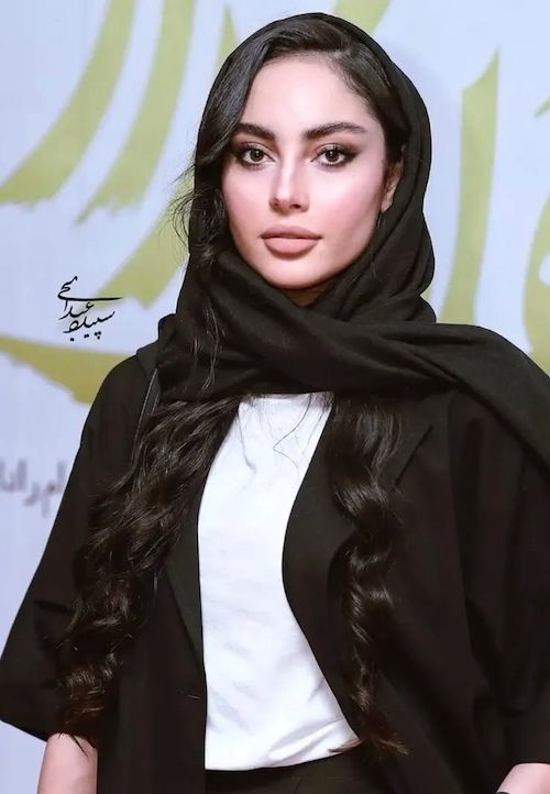 مسیر رشد ترلان پروانه در قاب تصویر