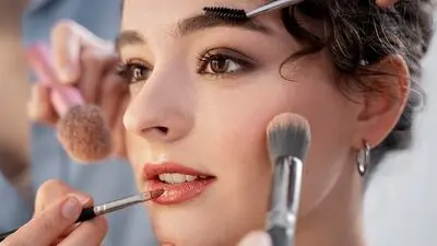 ضدآفتاب را چگونه و چه زمانی بزنیم؟ راهنمای کامل استفاده و تمدید ضدآفتاب