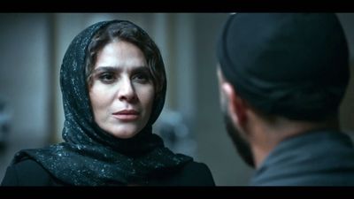 استایل‌ هانیه توسلی در دهه 60؛ خانم بازیگر با مقنعه و فکل هم زیباست