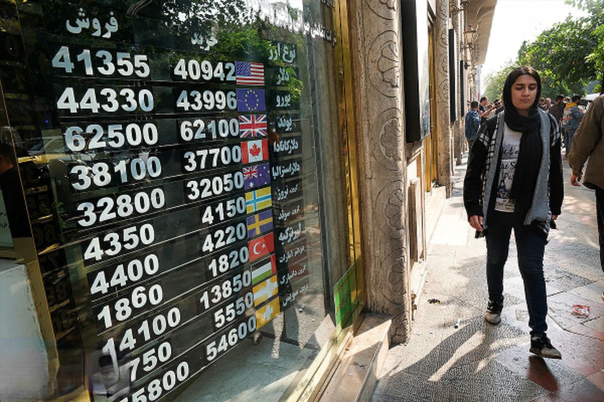 احتمال بازگشت دلار به کانال ۶۱ هزارتومانی