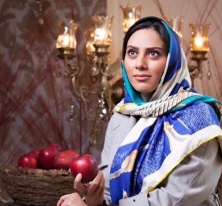 بیوگرافی مونا فرجاد,مونا فرجاد,تصاویر مونا فرجاد 