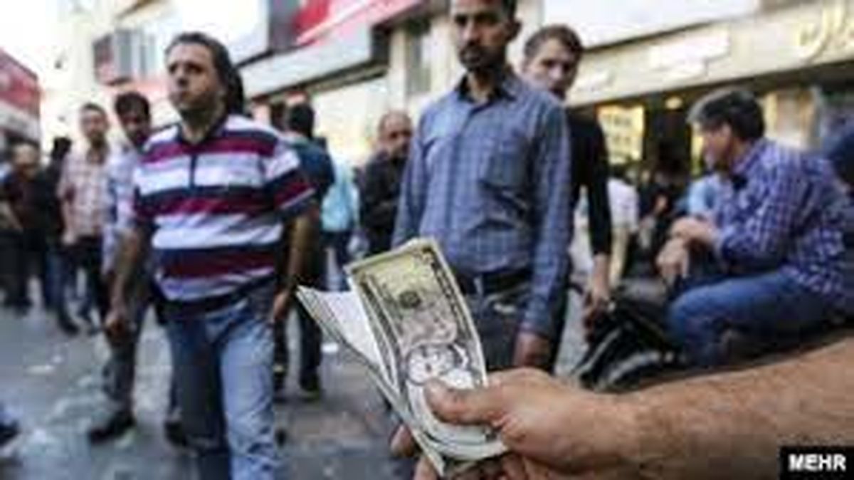 پیش بینی قیمت دلار ۱۲ خرداد ۱۴۰۴؛ دلار در میانه تحولات سیاسی آرام ماند