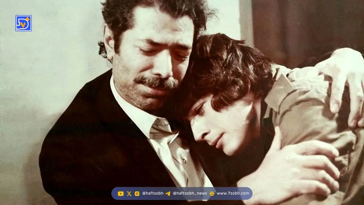 سفر در زمان | عکسی یادگاری از «علی نصیریان» در کنار «پری امیرحمزه»؛ سال 1355