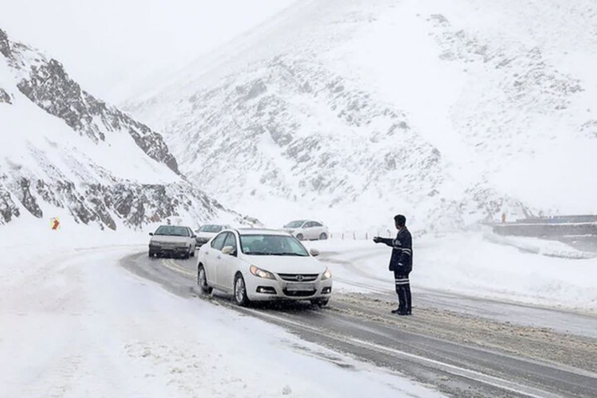 بارش باران و برف در اکثر جاده‌های مواصلاتی کشور
