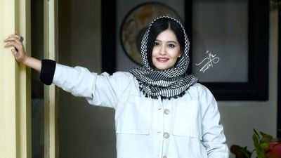 آزاده زارعی و خانواده‌اش؛ چه شباهتی دارن به هم 