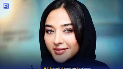 استایلی گرم و پاییزی آناهیتا درگاهی همسر اشکان خطیبی در یک مراسم اکران شهر قصه درخشید