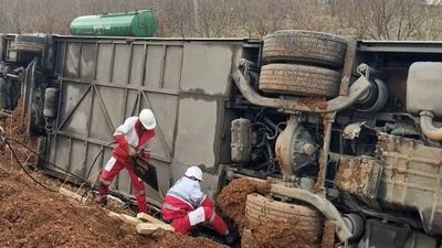 واژگونی اتوبوس در زاهدان؛ چند نفر مجروح شدند؟