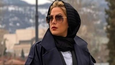 عکس خانوادگی زنده‌یاد ماه چهره خلیلی در کنار مادر و خواهر