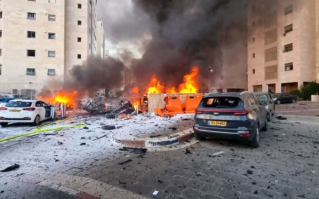 ببینید|  اولین تصاویر از حمله اسرائیل به خودروی ‌خانواده اسماعیل هنیه ‌