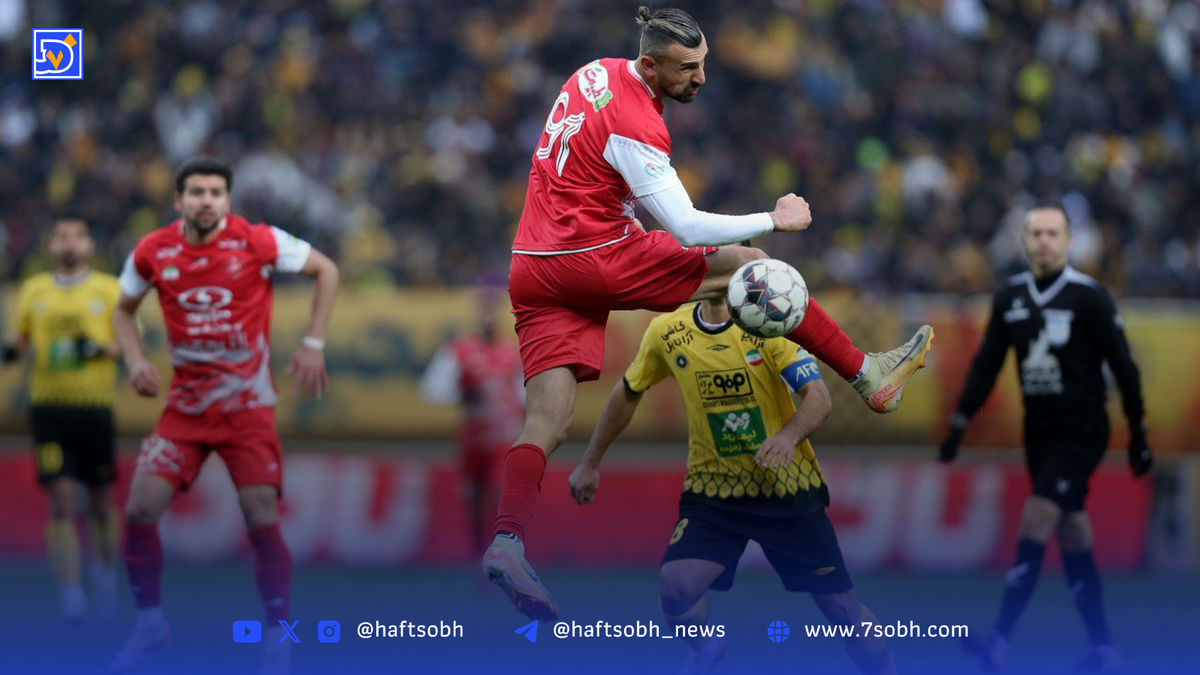 جدالی داغ در سکوهای زنانه | پرسپولیس- سپاهان؛ نبرد مرگ و زندگی در آزادی  