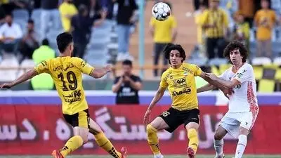 محمد عمری پیراهن هفت به تن کرد ولی پرسپولیس قهرمان می‌شود؟