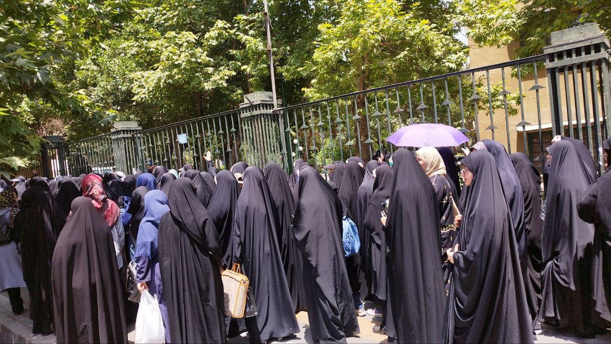 پیام ملت بیهراس؛ حضور خانوادگی ایرانیان در نماز جمعه، پاسخ قاطع به تهدیدات صهیونیستها