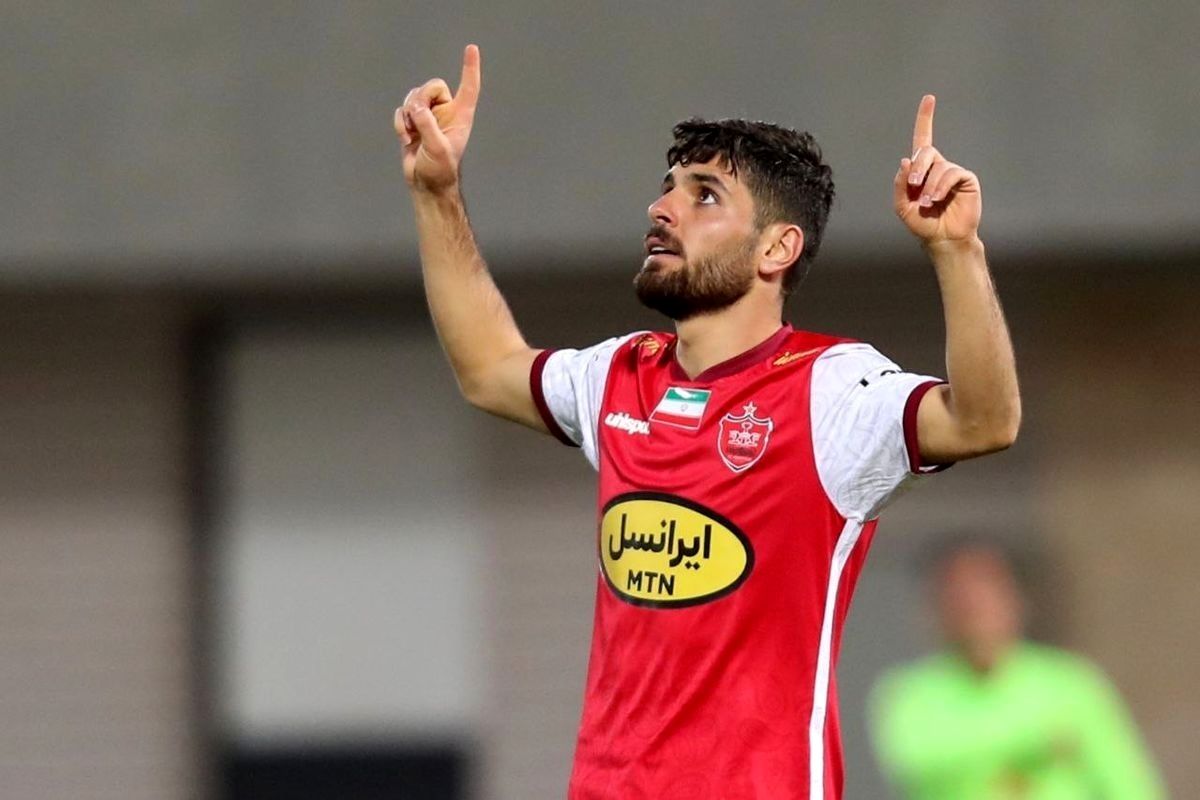 عمری؛ تمدید با پرسپولیس برایم افتخار است
