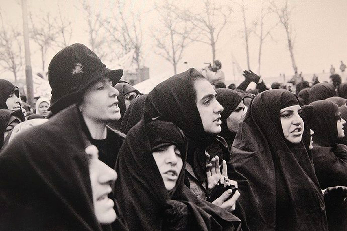 قاب تاریخ| ملکه رانیا در بم، اولین فوتبالیست خارجی لیگ ایران، راهپیماییهای دهه50 و پوران فرخزاد