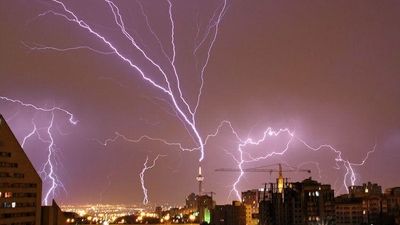 هواشناسی تهران؛ کاهش دما و تداوم گرد و غبار طی امروز